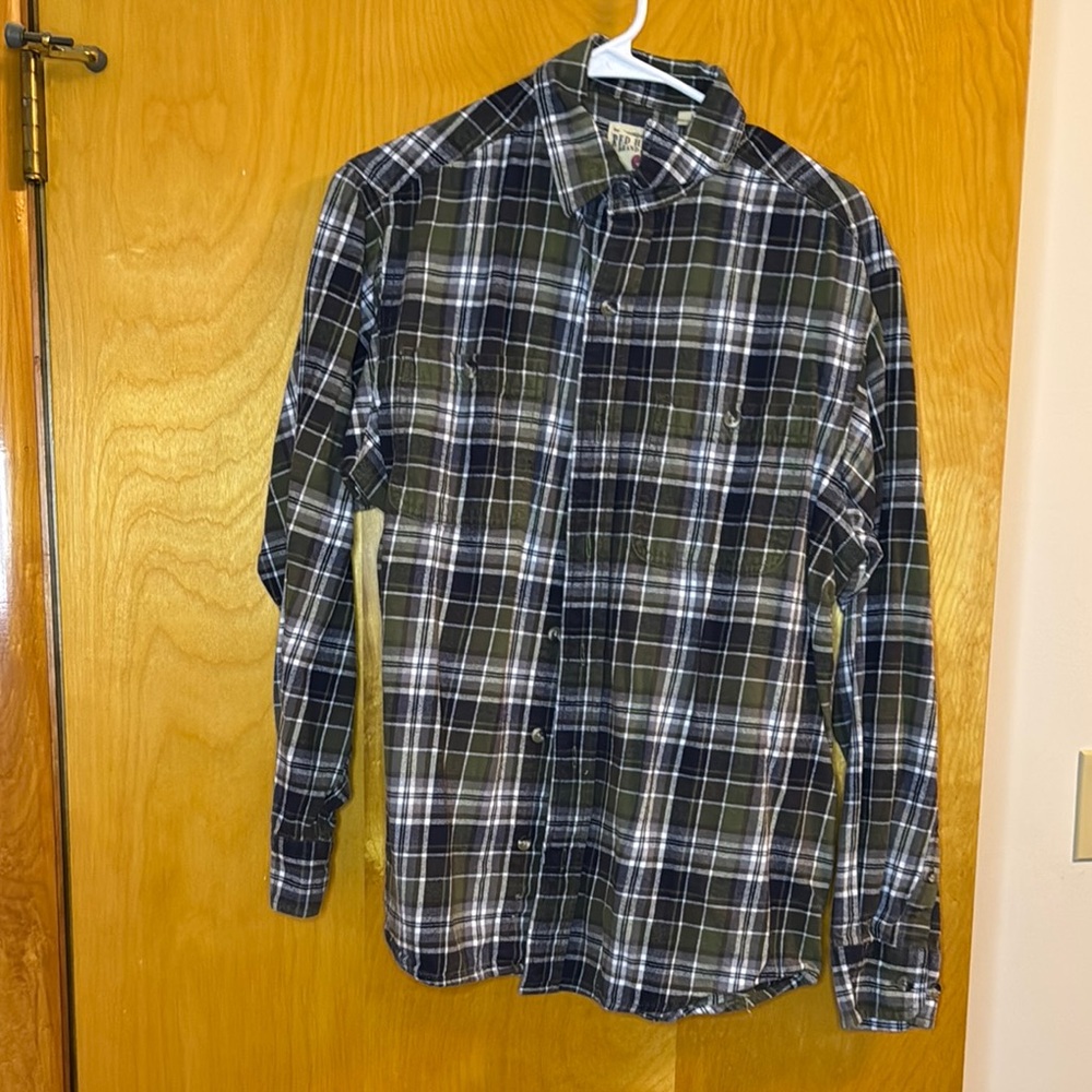 Green and White Casual Button Down Shirt with Plaid Pattern